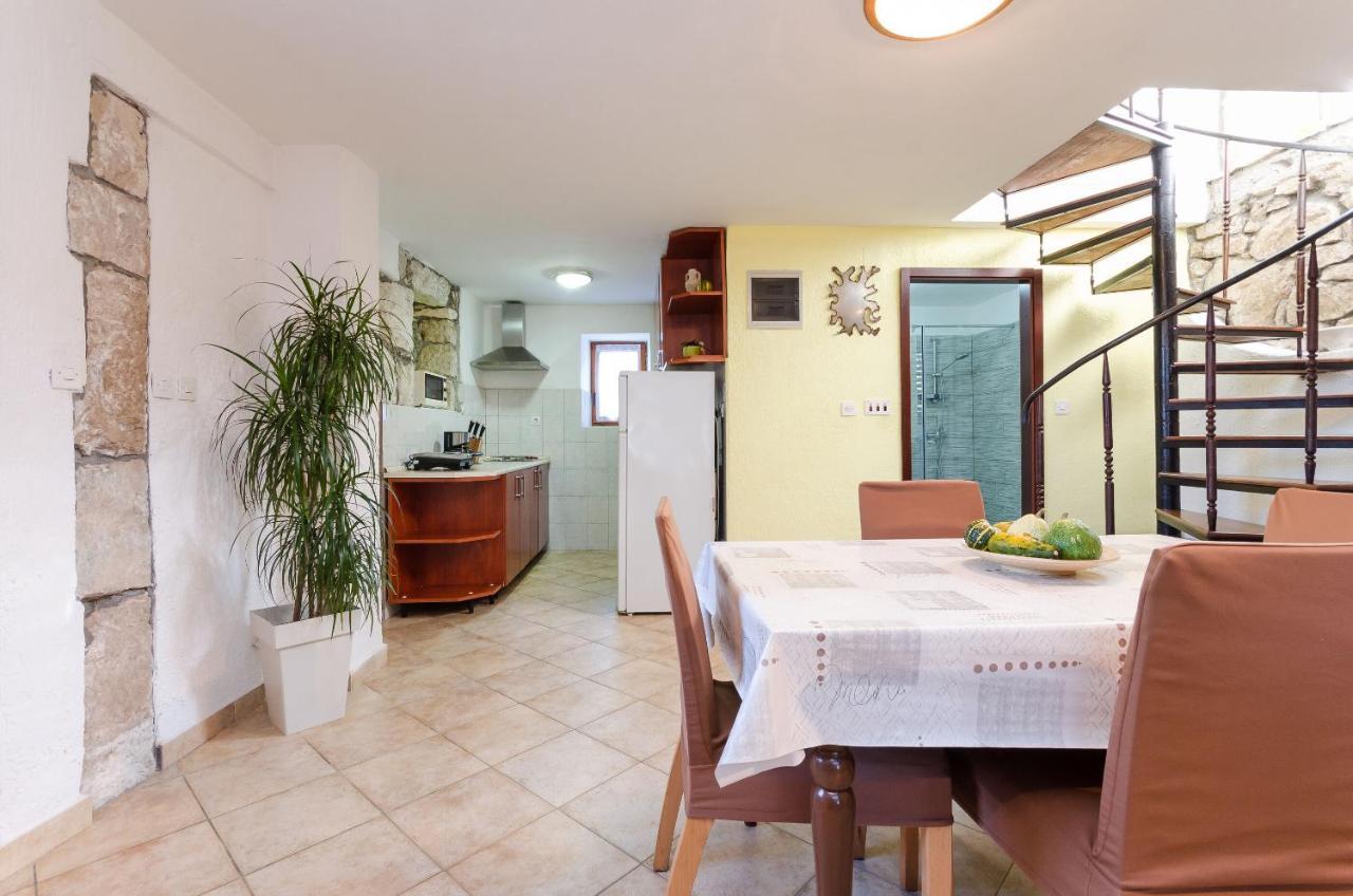 Apartment Josip Plomin Exterior foto